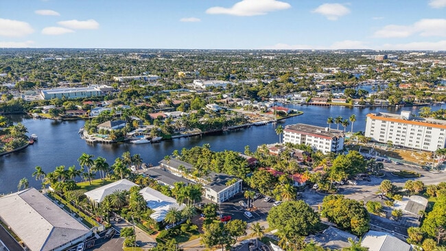 Building Photo - 1821 Middle River Dr