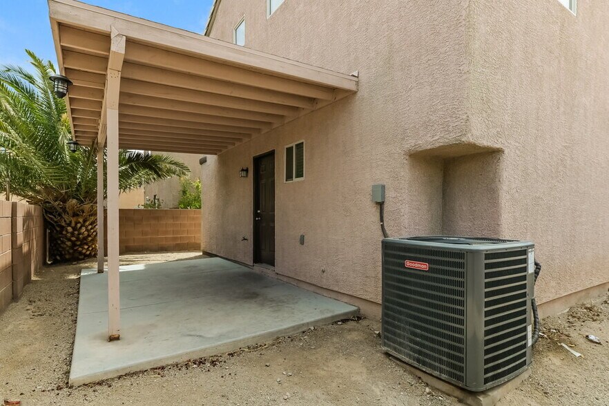 Building Photo - 6002 Aripeka St