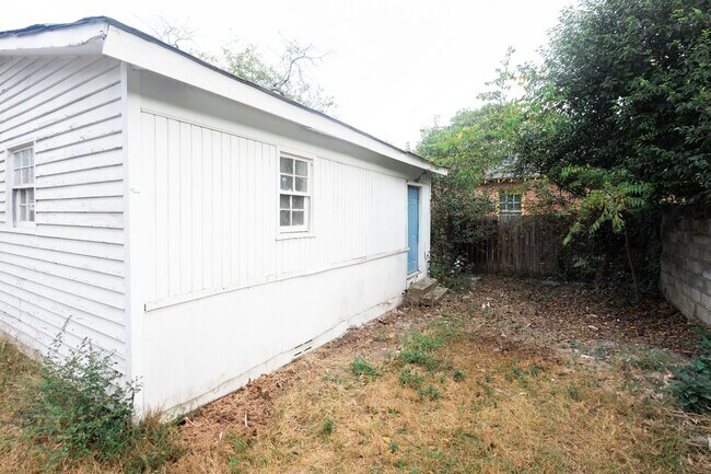 Building Photo - 2 Bedroom House for Rent in Macon, GA – THIS IS NOT A DUPLEX Near Mercer University | $700/mo