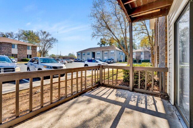 Building Photo - 1318 E Durst Ave