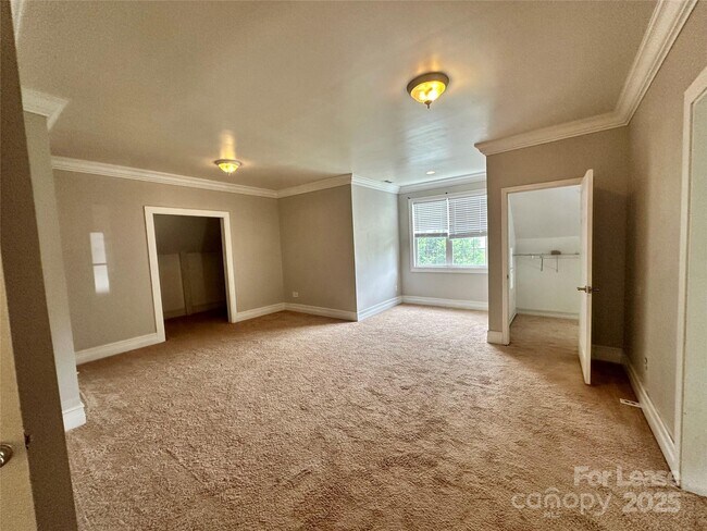 Building Photo - 8639 Willhill Rd