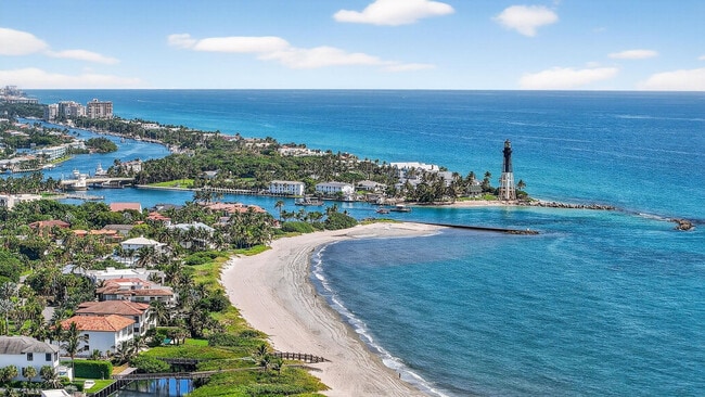 Building Photo - 1450 N Riverside Dr