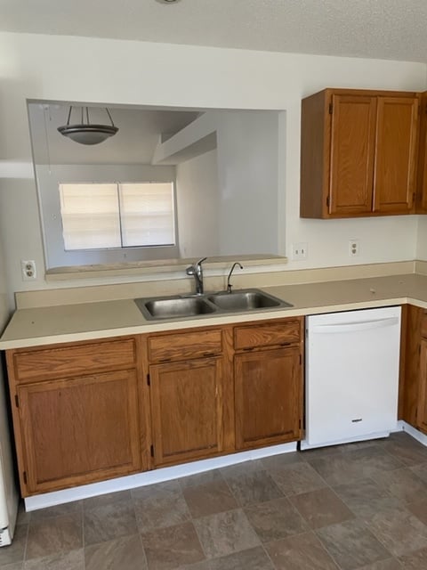 Building Photo - 1043 Neely St