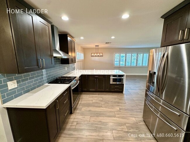 Building Photo - 4728 E Edgemont Ave