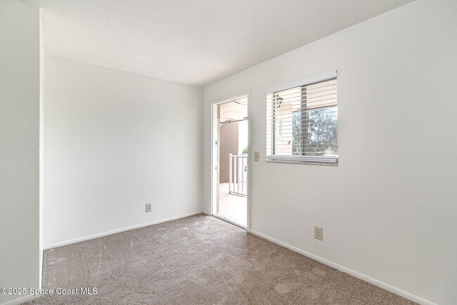 Building Photo - 204 Seminole Ave W