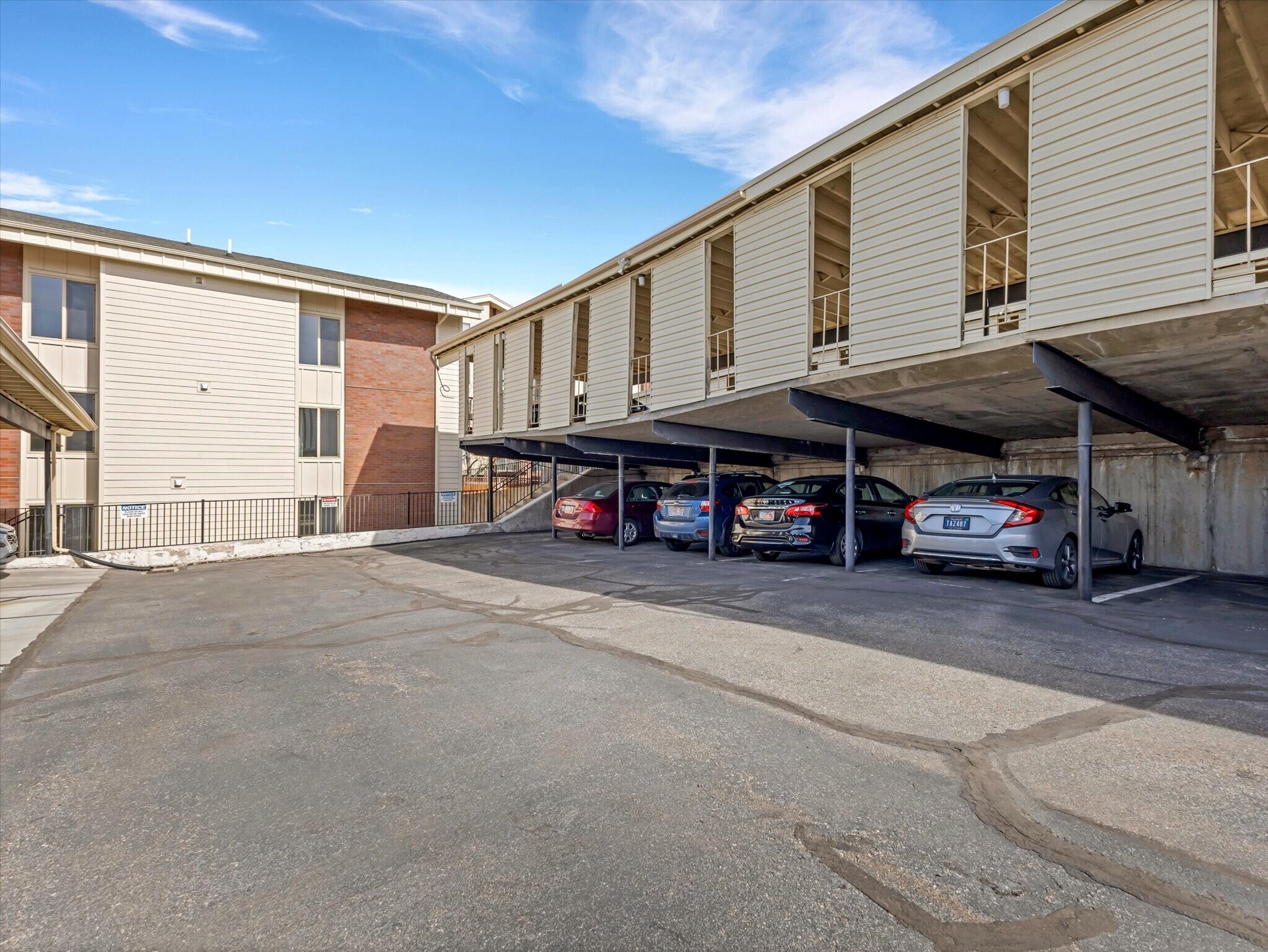 Building Photo - 1032 E 400 S