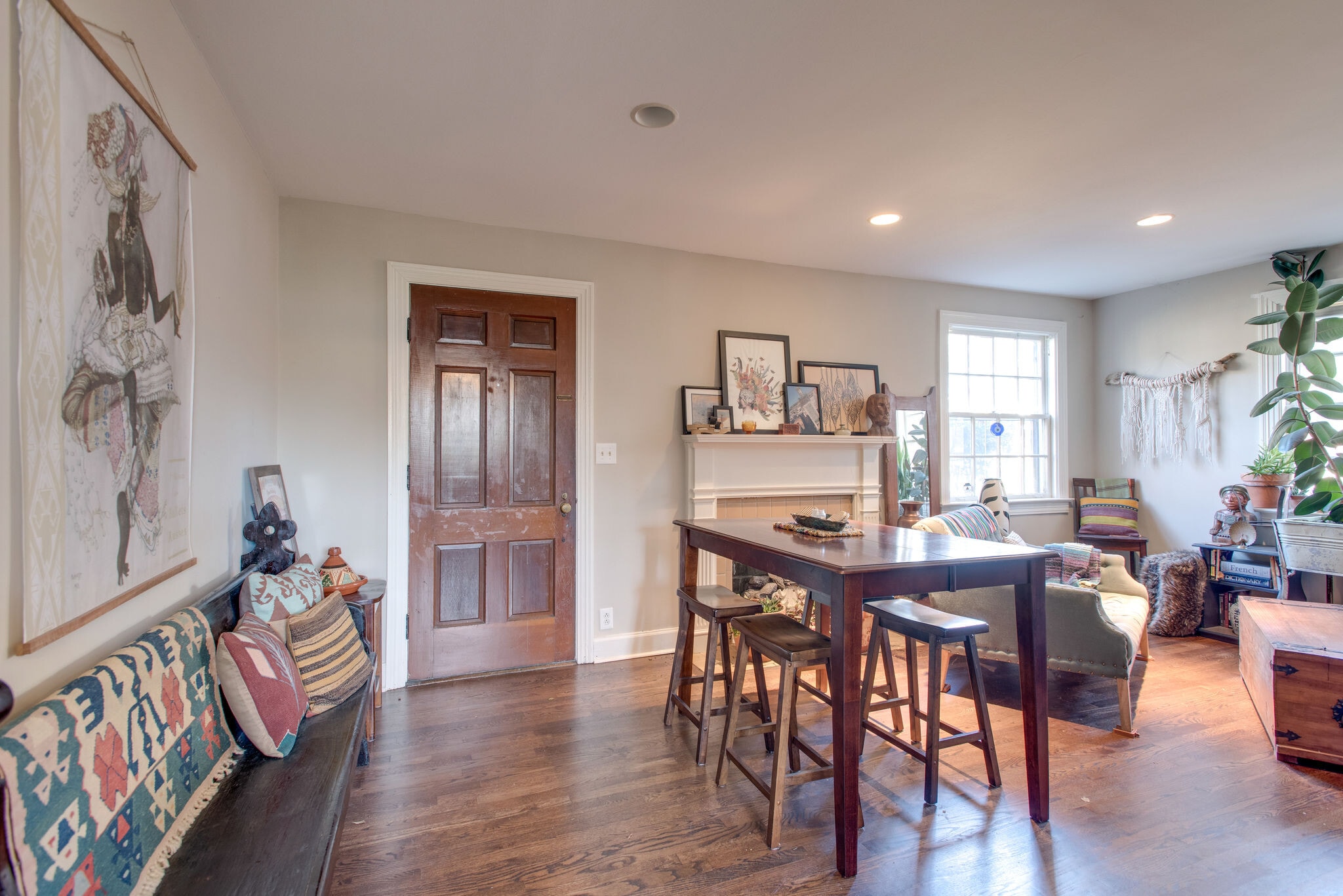 Building Photo - 253 Thuss Ave