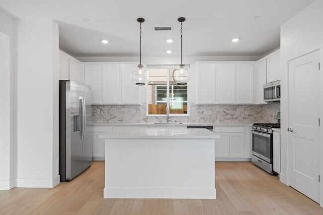 Building Photo - Brand new Arrowcreek Stunner!