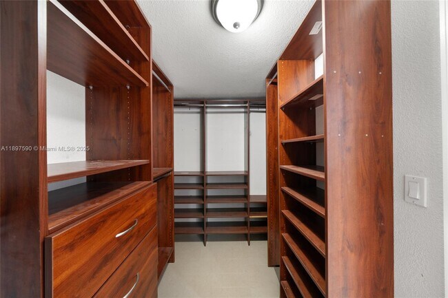 Building Photo - 845 NW 2nd St