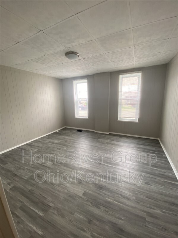 Building Photo - 926 E Pearl St