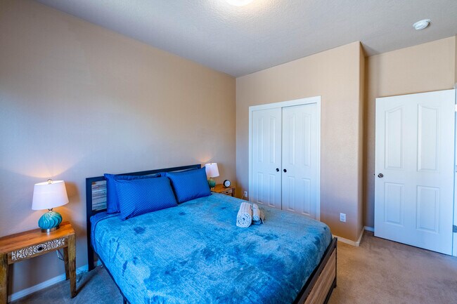 Building Photo - 9719 Calle Chamisa NW