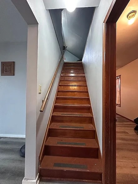 Building Photo - 620 3rd Ave W