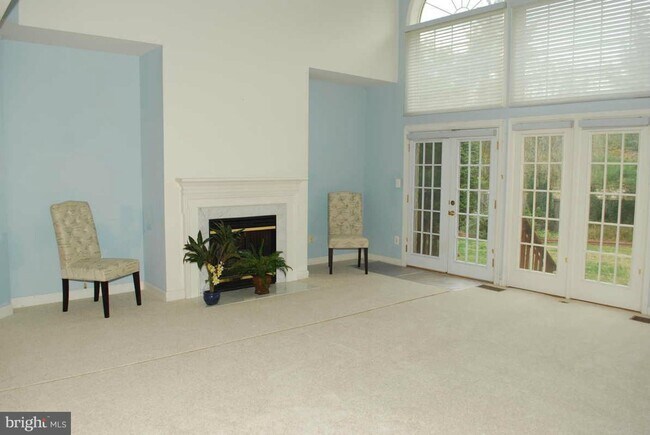 Building Photo - A rare opportunity to experience spacious, sophisticated living in a premier location.