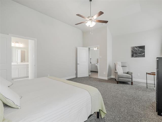 Building Photo - 2156 Knightsgate Rd