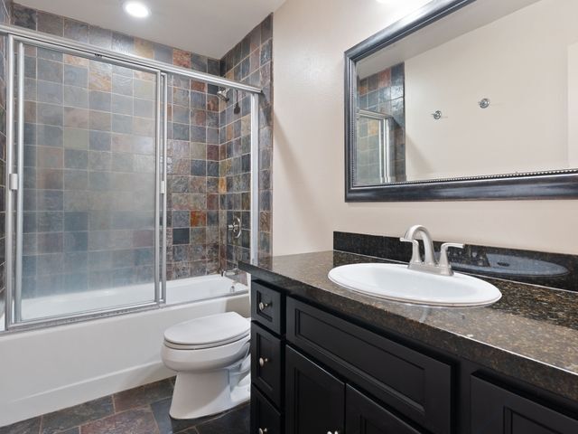 Building Photo - 3913 W 178th St