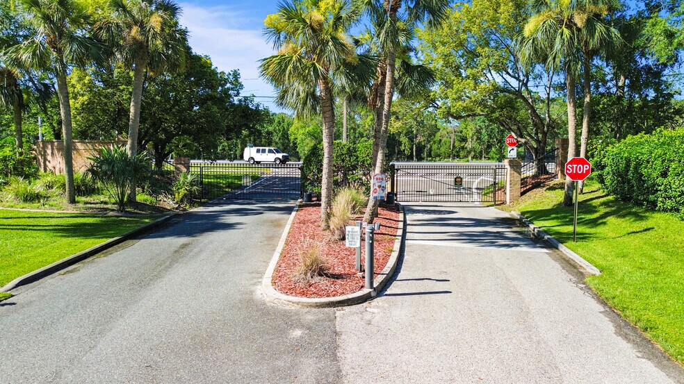 Building Photo - 11918 Quail Ridge Dr