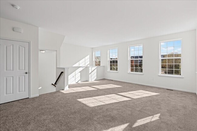 Building Photo - 1 Creekside Wy