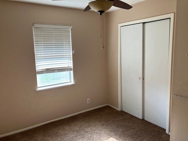 Building Photo - 1906 Sunnyside Rd