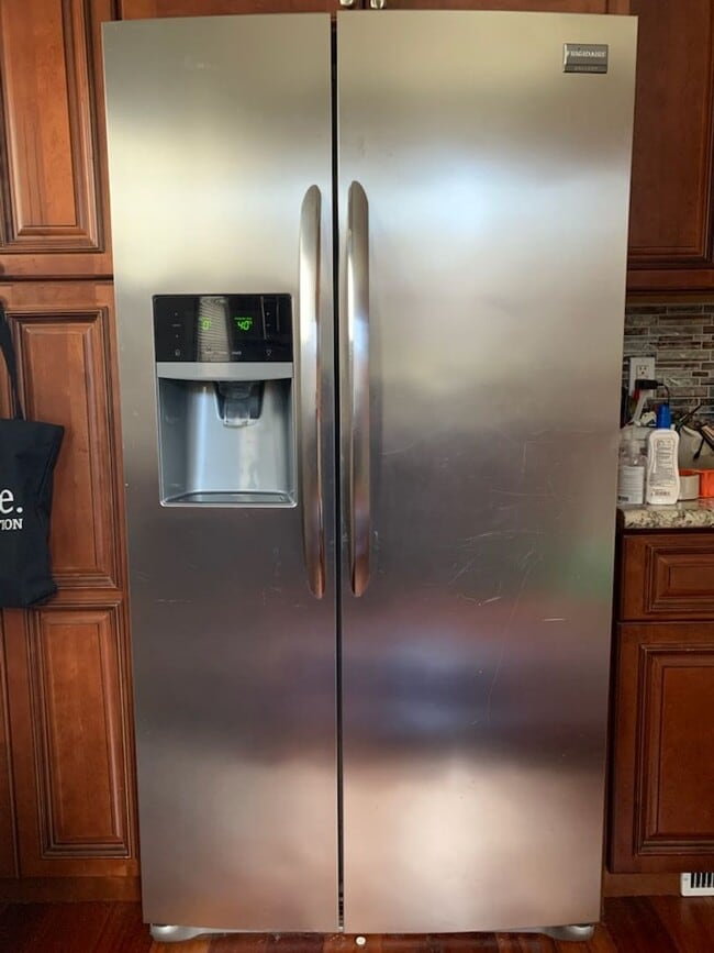 Building Photo - 2 Bedroom, 1 Bath Townhome in trendy Bloomfield.  Convenient!