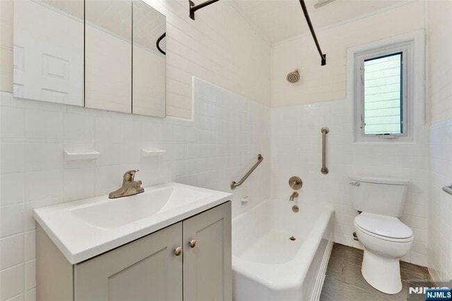 Building Photo - 203 Brinkerhoff St