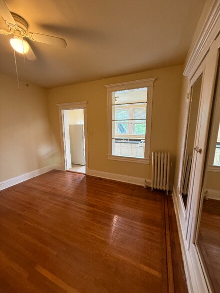 Building Photo - 2916 Guilford Ave