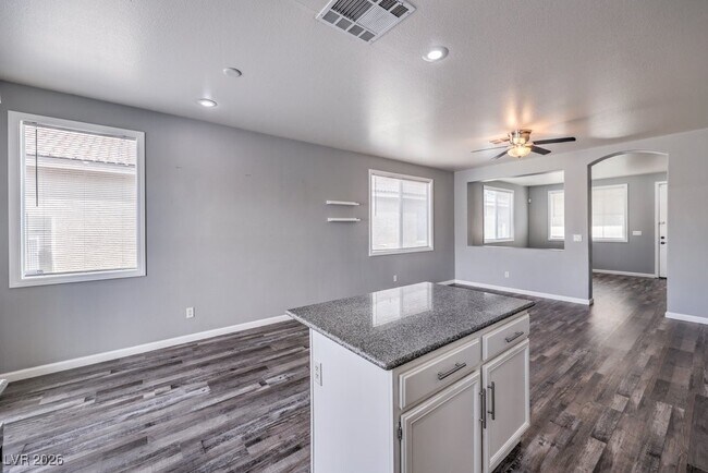 Building Photo - 9758 Vista Crest Ave