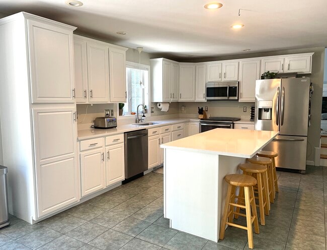 Building Photo - 64 Hamilton Dr