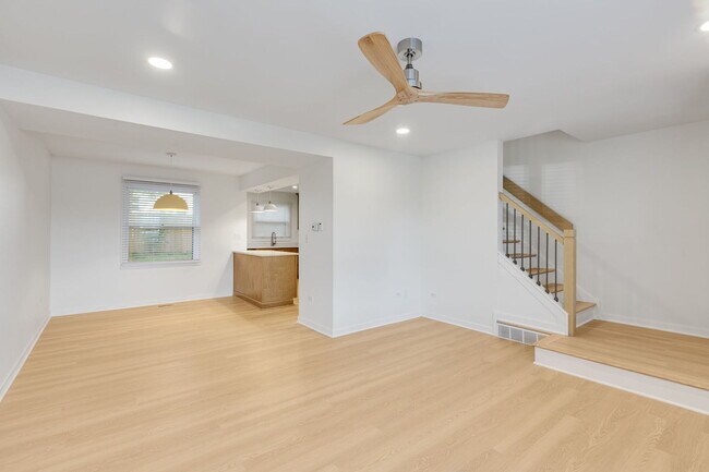 Building Photo - 620 N Hough St