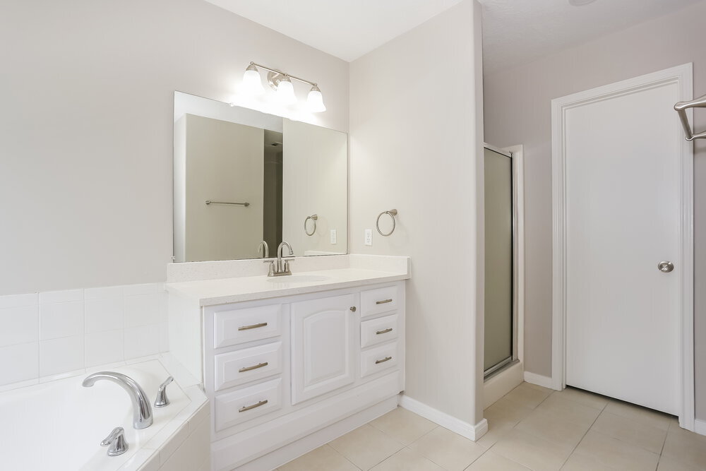 Building Photo - 16096 Sun View Ln