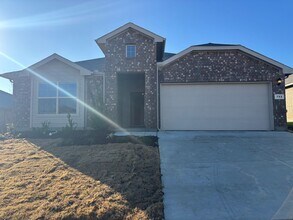 Building Photo - BRAND NEW-4 BEDROOM-EMISD