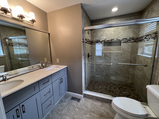 Building Photo - 202 Dresher Woods Dr