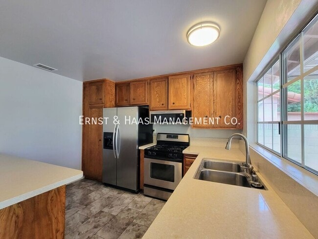 Building Photo - 10751 Andy St