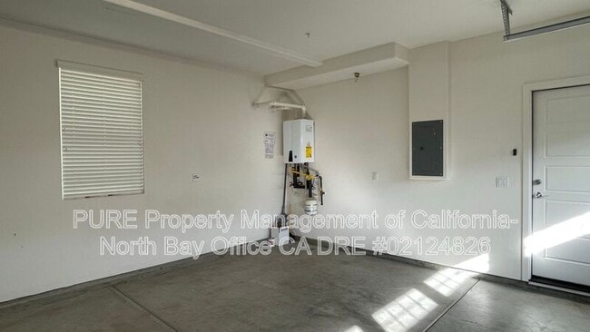 Building Photo - 5320 Kirby Pl