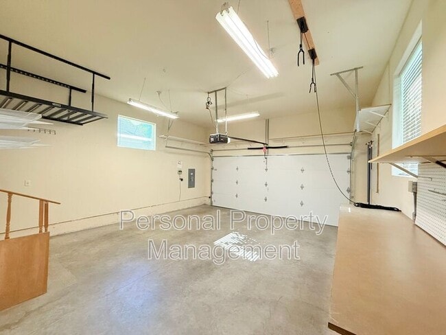 Building Photo - 8527 NE 55th Cir