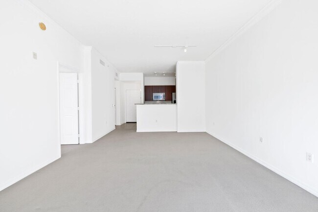 Building Photo - 2401 NE 65th St