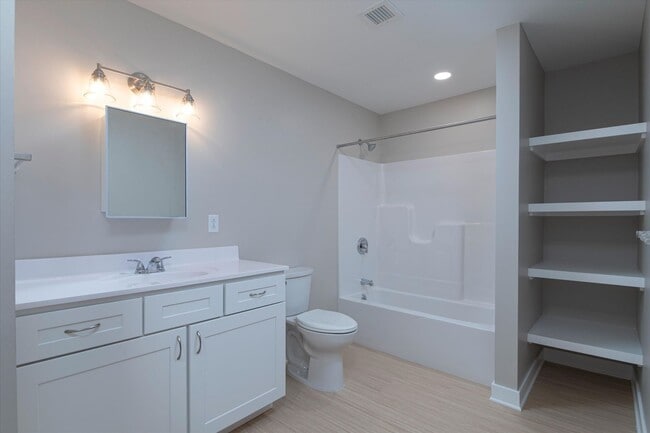 Building Photo - Putnam Block Winslow – One-Bedroom $1,900 ...