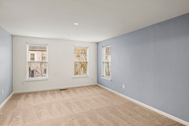 Building Photo - 214 Tanner Ln