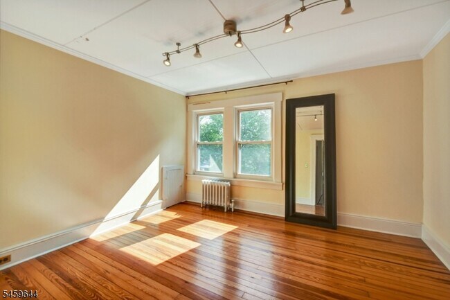 Building Photo - 509 Farview St