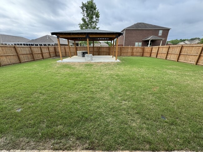 Building Photo - 2467 Bell Manor Dr SW