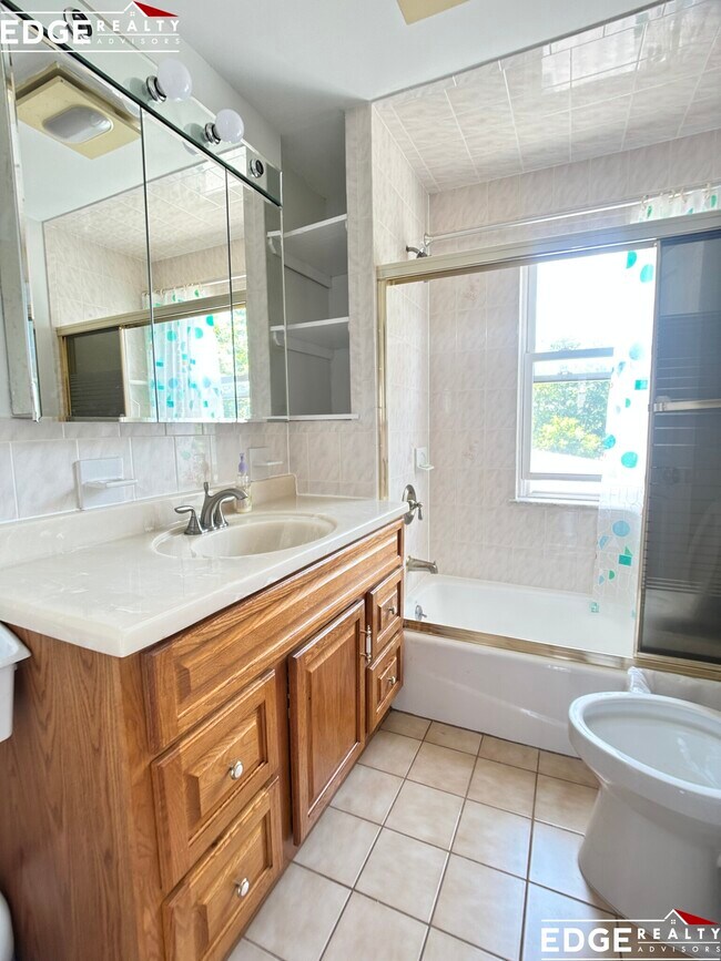 Building Photo - 283 Market St