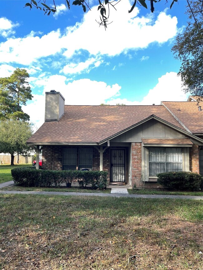 Building Photo - 12335 W Village Dr