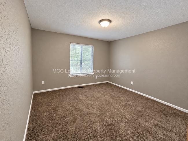 Building Photo - 713-715 SW 37th Street Ter