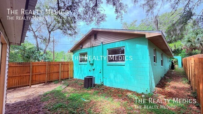 Building Photo - 31061 Lochmore Cir