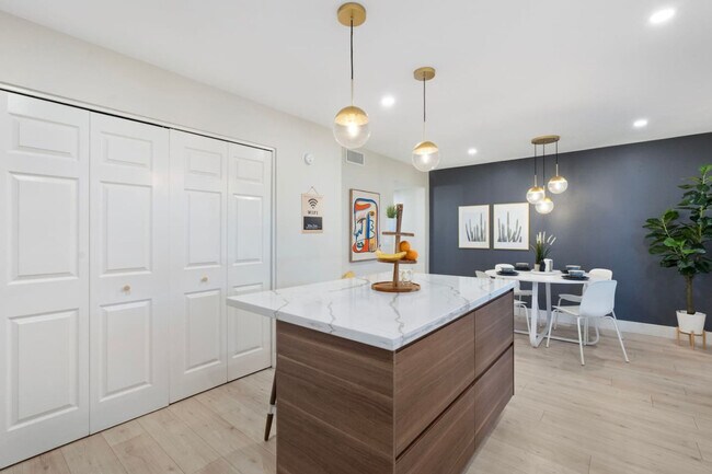 Building Photo - 6957 E Osborn Rd