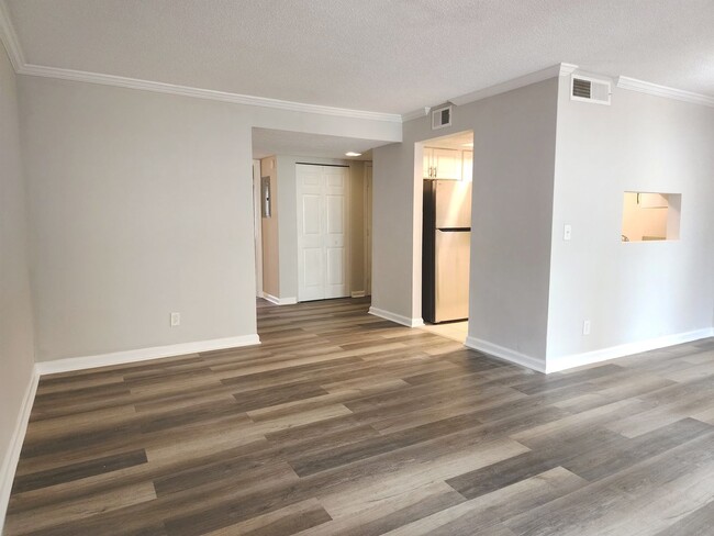 Building Photo - 1 Bedroom 1 Bath located at Colony of San ...