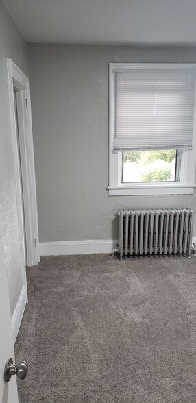 Building Photo - 535 Shelbourne Ave