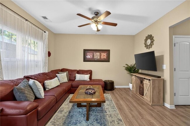 Building Photo - 94 Hill Crest Cir