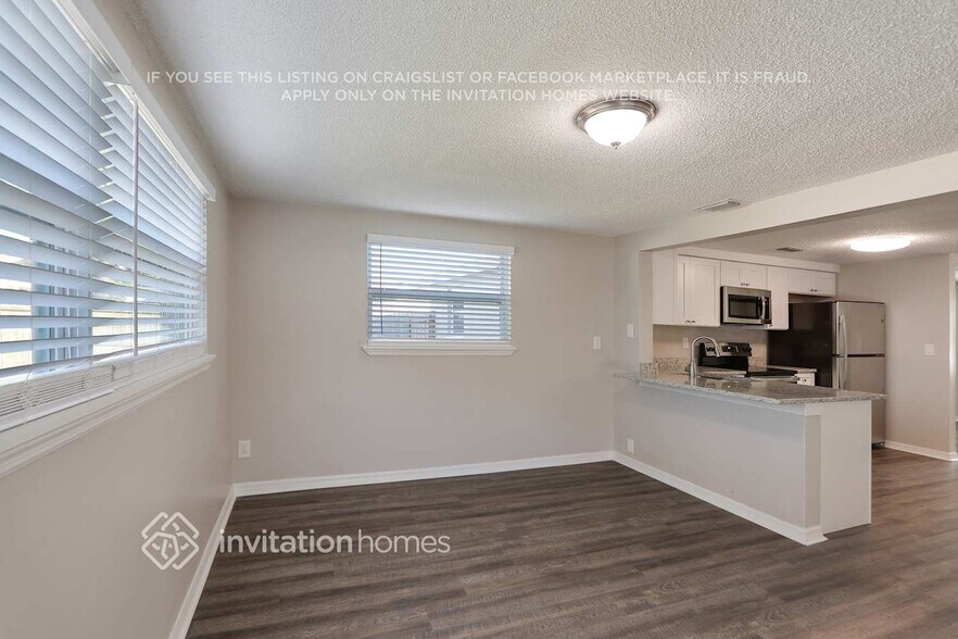 Building Photo - 3423 Garfield Dr