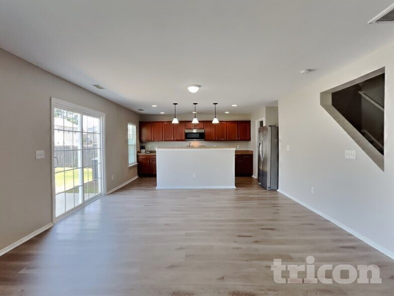 Building Photo - 514 Kerriann Ln