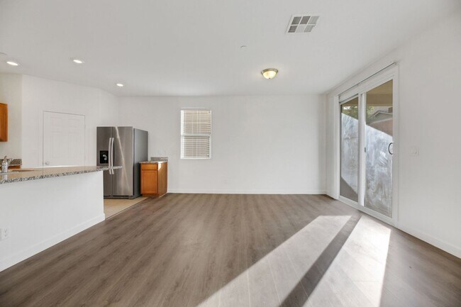Building Photo - LIKE BRAND NEW INSPIRADA HOME